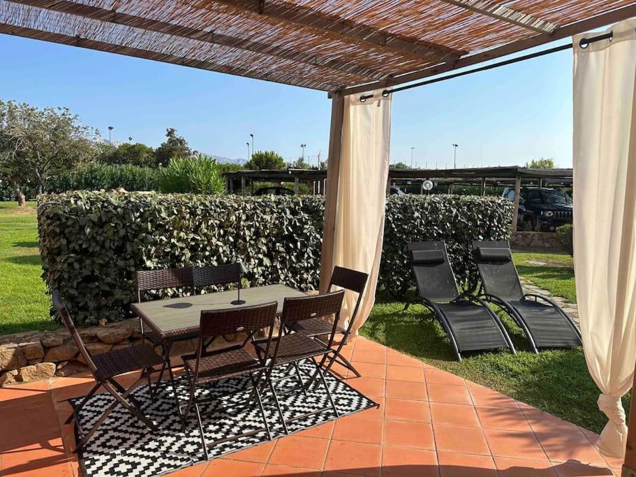 Casa Smeralda: Con Giardino E Vicino Al Mare Punta Molara المظهر الخارجي الصورة