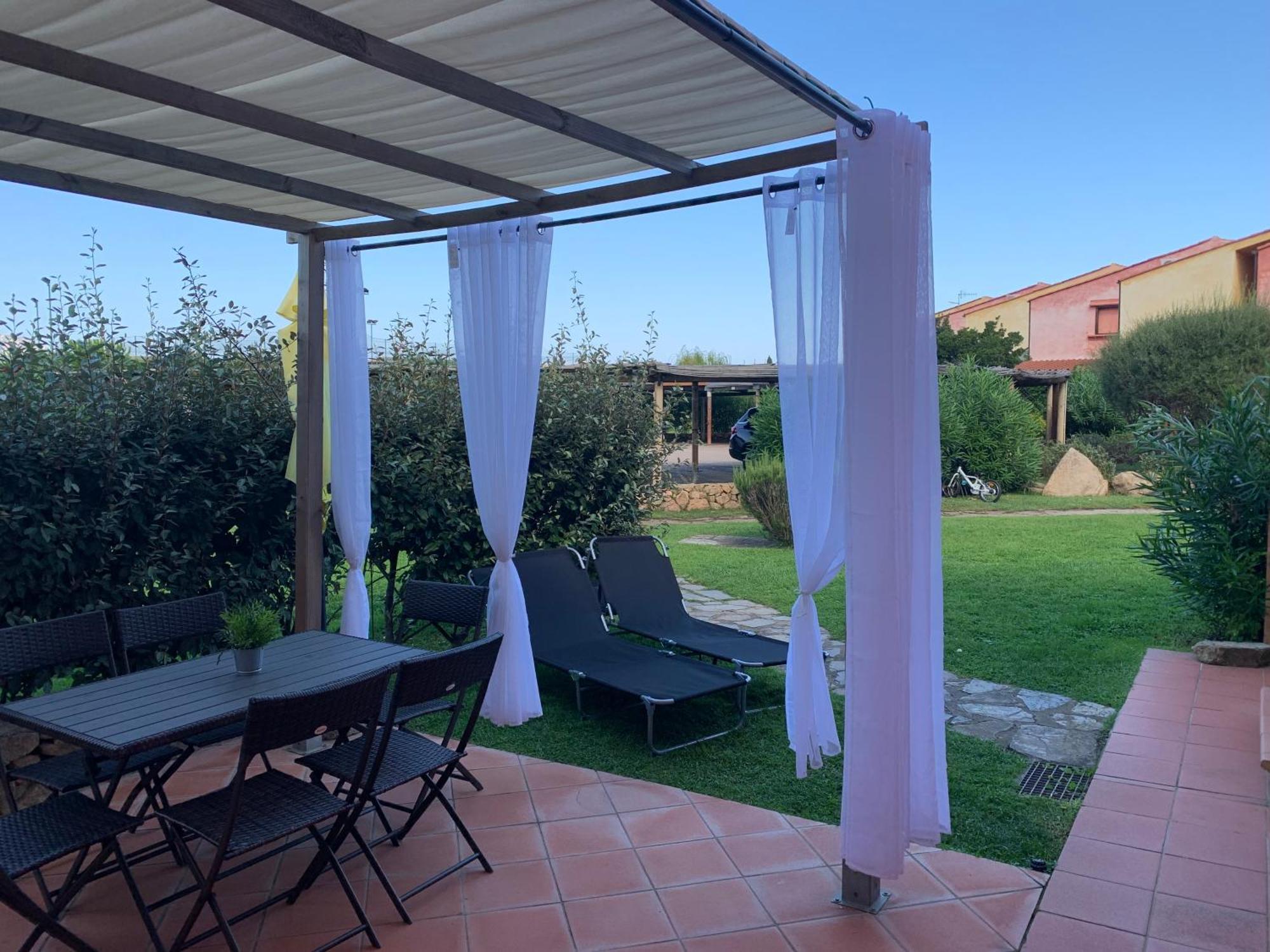 Casa Smeralda: Con Giardino E Vicino Al Mare Punta Molara المظهر الخارجي الصورة