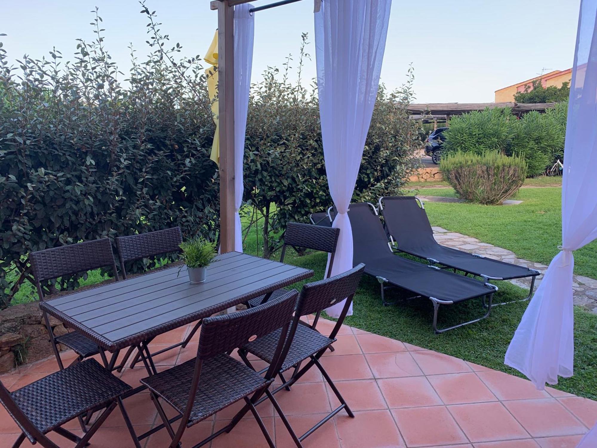 Casa Smeralda: Con Giardino E Vicino Al Mare Punta Molara المظهر الخارجي الصورة